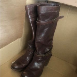 Frye ‘Jane Strappy’ dark brown boots